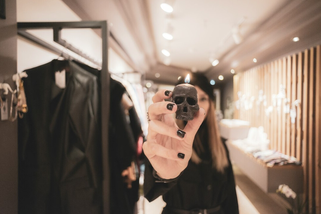 undercover detective in store